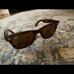 Rayban Wayfayer Classic in Gloss Tortise